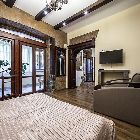 Vip Castle Apartmens Lviv Dış mekan fotoğraf
